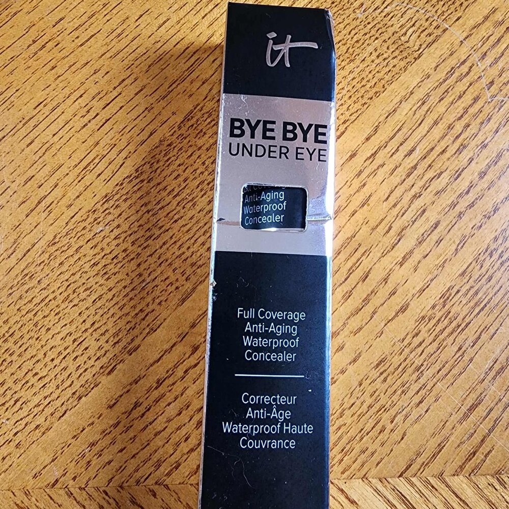 it Cosmetics Bye Bye Under Eye concealer